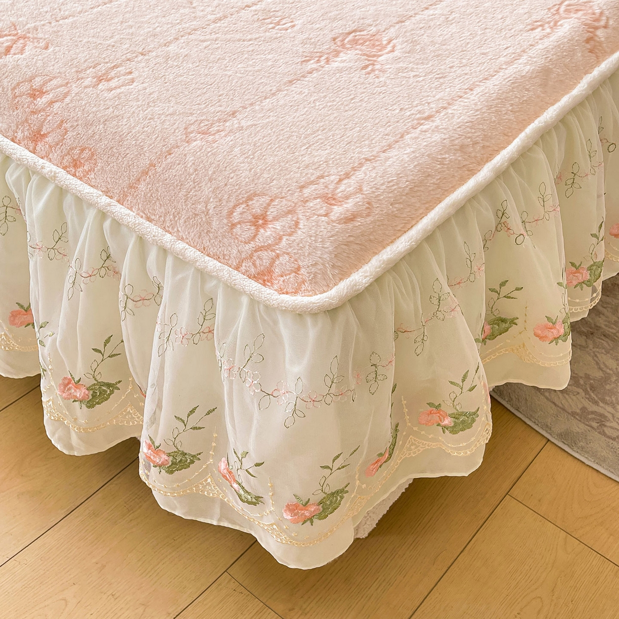 91家纺网 家纺一手货源 找家纺 眠势力 2025新款兔毛绒雕花床笠单件冬季兔兔绒加绒保暖席梦思床垫保护套全包 若溪-沁粉