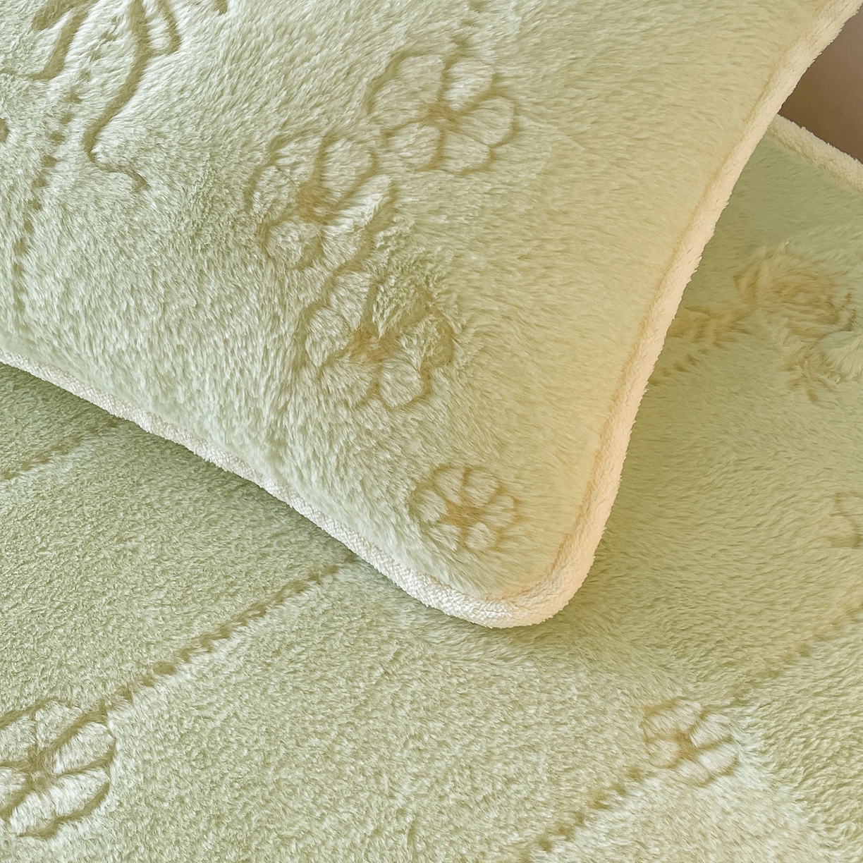 91家纺网 家纺一手货源 找家纺 眠势力 2025新款兔毛绒雕花床笠单件冬季兔兔绒加绒保暖席梦思床垫保护套全包 若溪-绒绿