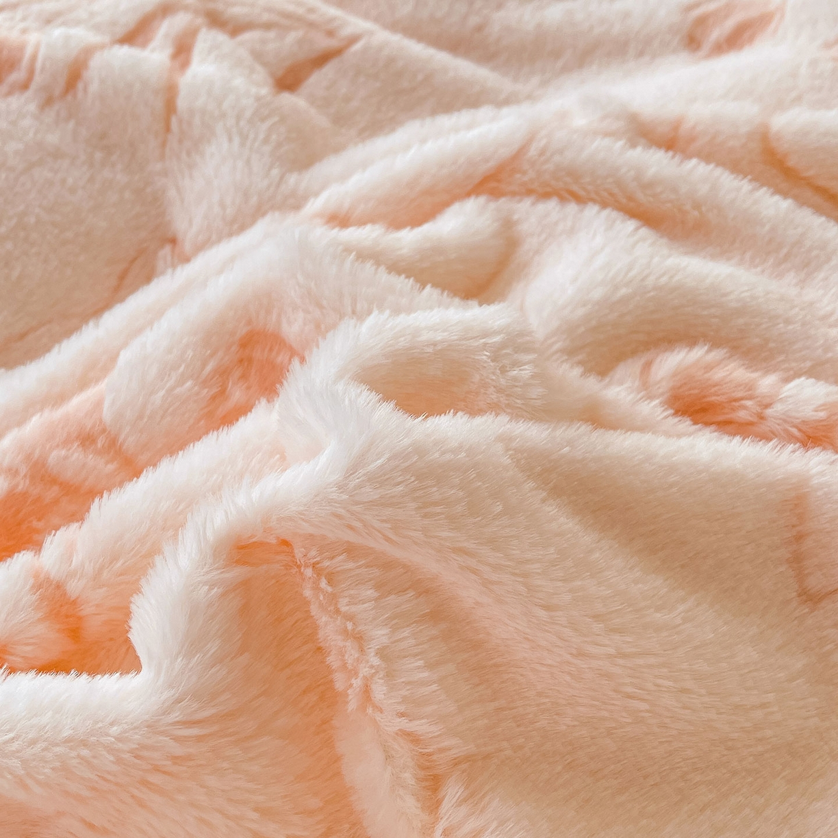 91家纺网 家纺一手货源 找家纺 眠势力 2025新款兔毛绒雕花被套冬季兔兔绒加绒保暖被罩 繁花-沁粉