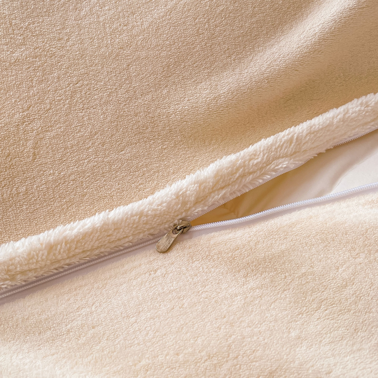 91家纺网 家纺一手货源 找家纺 眠势力 2025新款兔毛绒雕花被套冬季兔兔绒加绒保暖被罩 繁花-沁粉