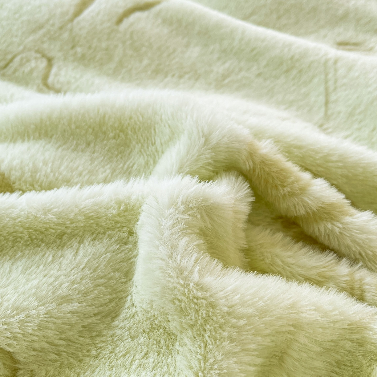 91家纺网 家纺一手货源 找家纺 眠势力 2025新款兔毛绒雕花被套冬季兔兔绒加绒保暖被罩 繁花-绒绿