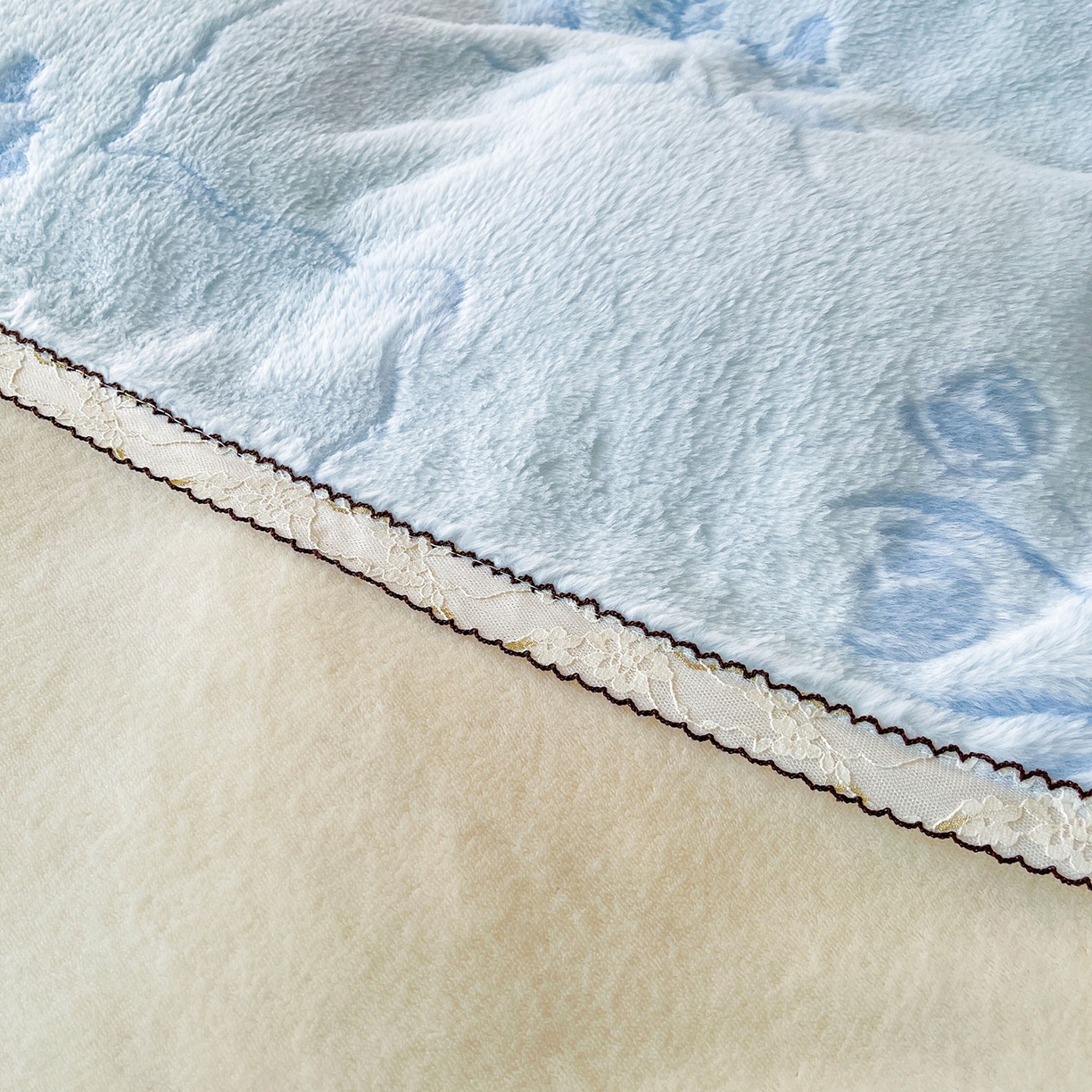 91家纺网 家纺一手货源 找家纺 眠势力 2025新款兔毛绒雕花被套冬季兔兔绒加绒保暖被罩 繁花-霜兰