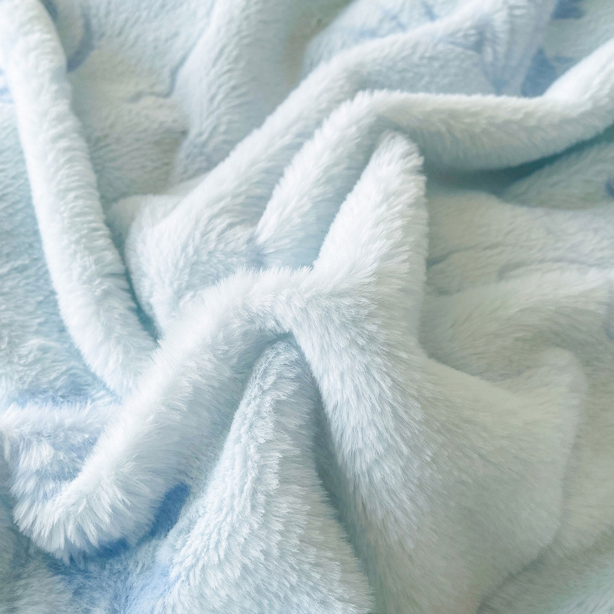 91家纺网 家纺一手货源 找家纺 眠势力 2025新款兔毛绒雕花被套冬季兔兔绒加绒保暖被罩 繁花-霜兰