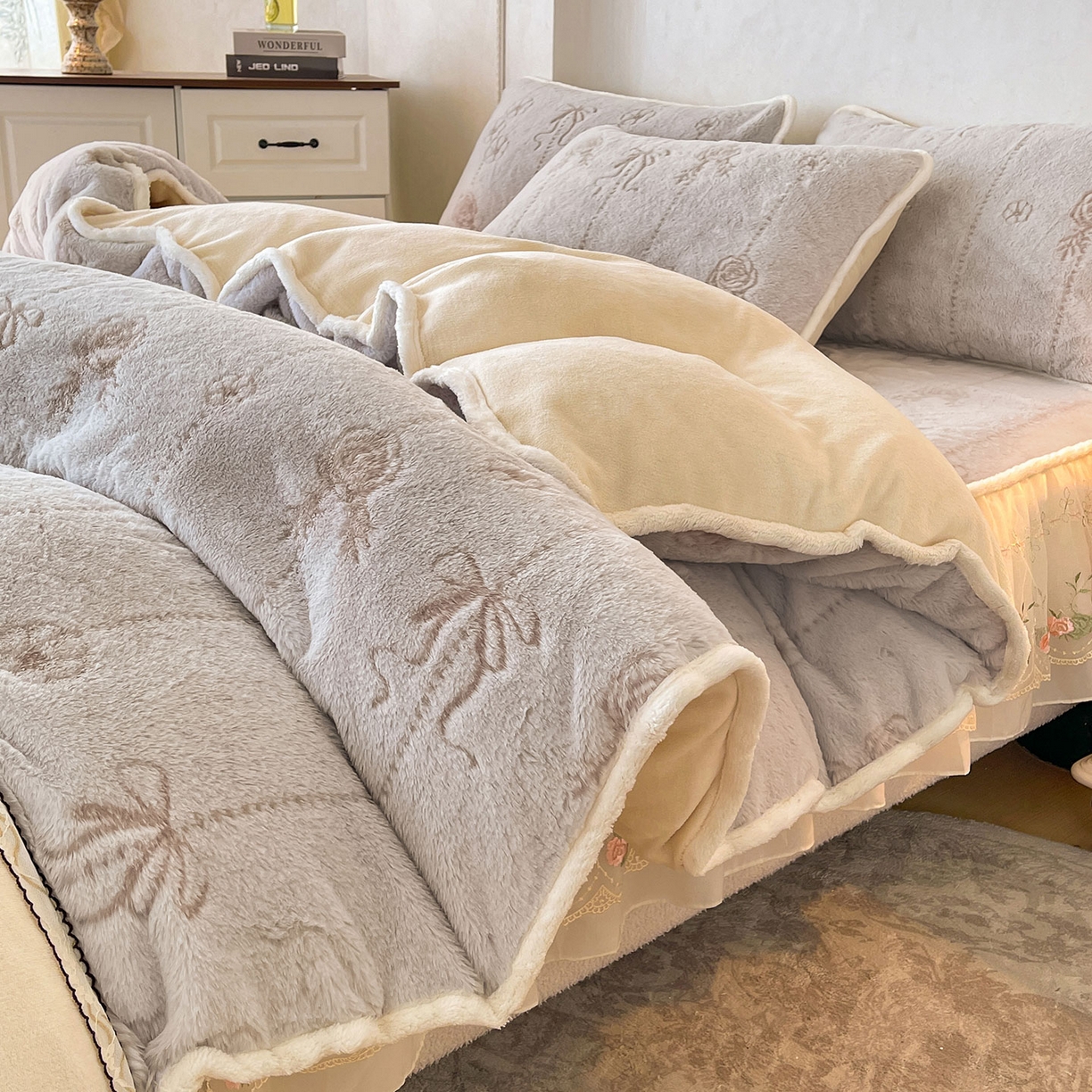 91家纺网 家纺一手货源 找家纺 眠势力 2025新款兔毛绒雕花被套冬季兔兔绒加绒保暖被罩 若溪-灰紫