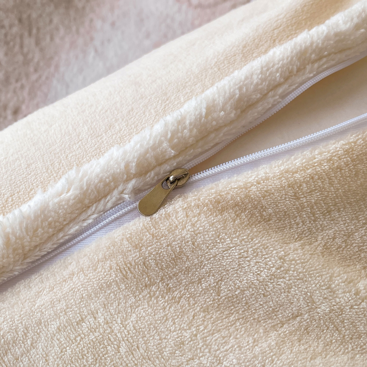 91家纺网 家纺一手货源 找家纺 眠势力 2025新款兔毛绒雕花被套冬季兔兔绒加绒保暖被罩 若溪-灰紫