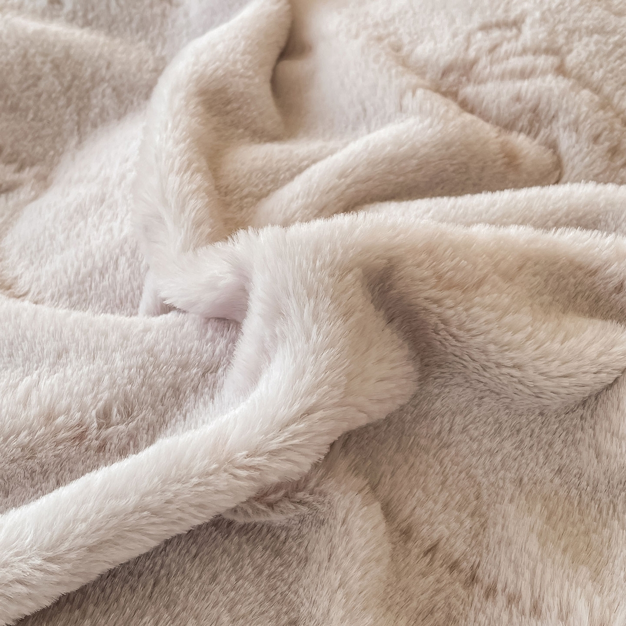 91家纺网 家纺一手货源 找家纺 眠势力 2025新款兔毛绒雕花被套冬季兔兔绒加绒保暖被罩 若溪-灰紫