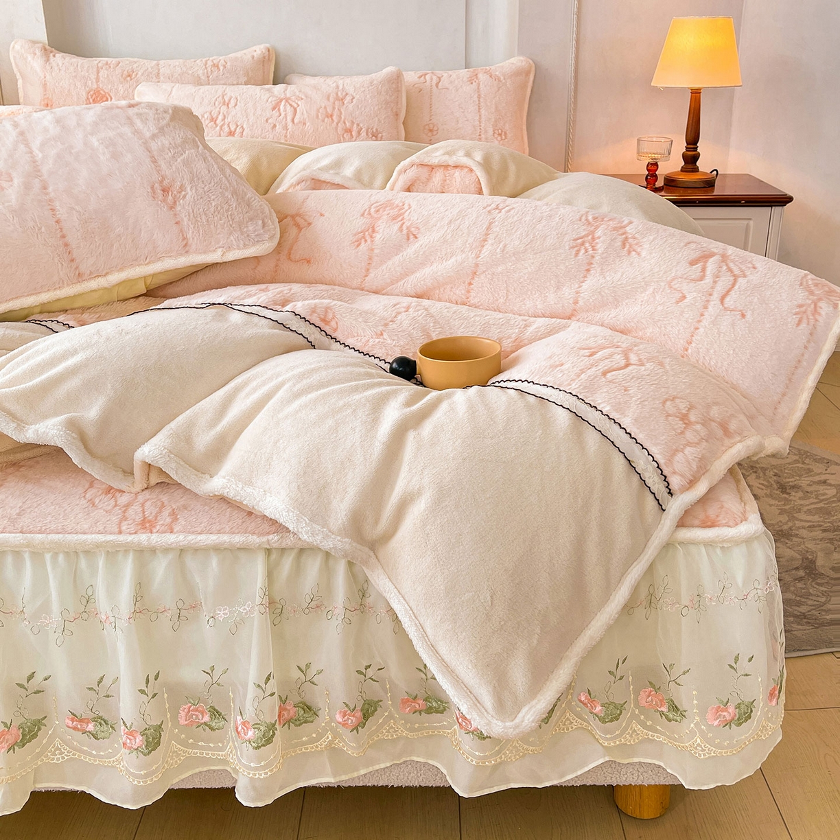 91家纺网 家纺一手货源 找家纺 眠势力 2025新款兔毛绒雕花被套冬季兔兔绒加绒保暖被罩 若溪-沁粉