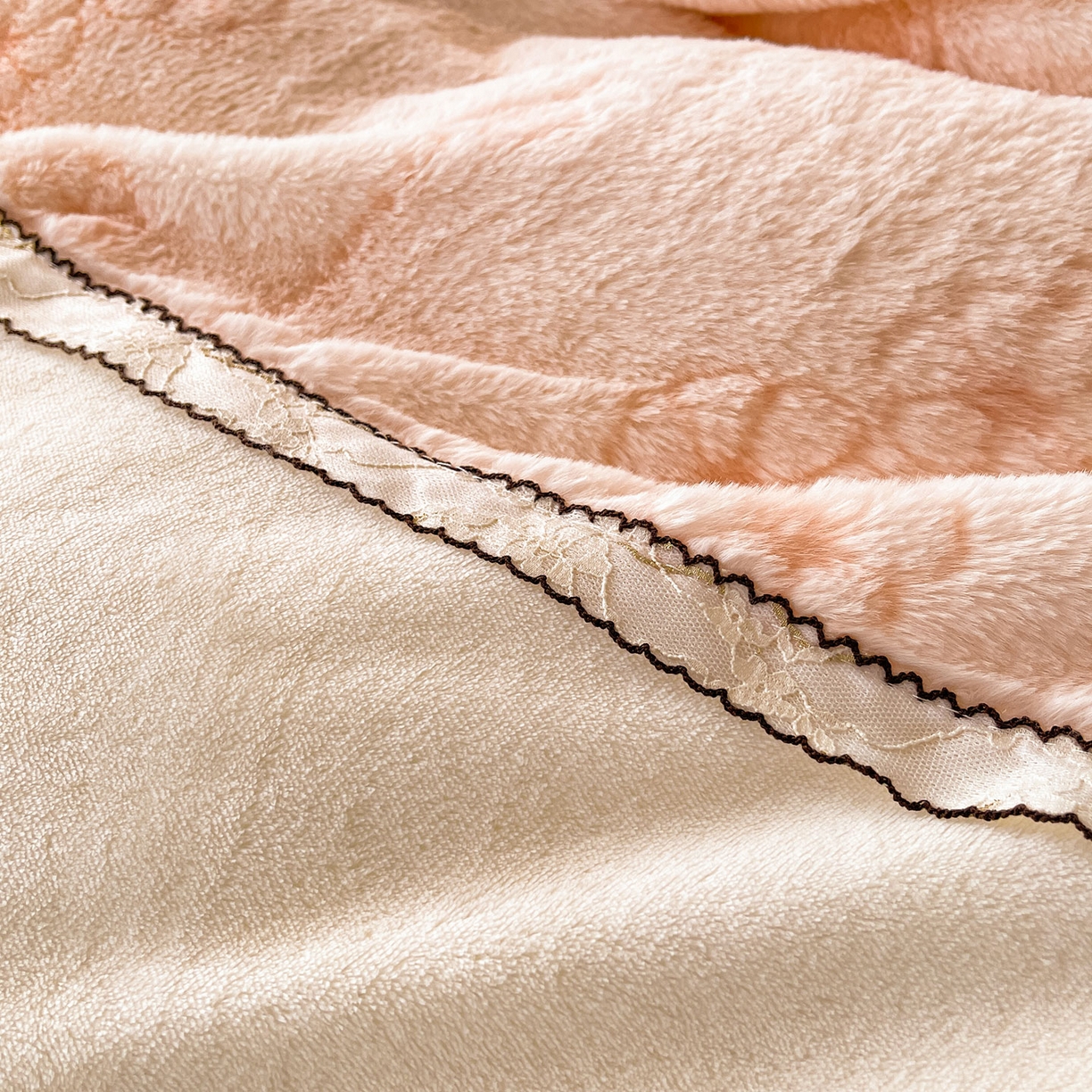 91家纺网 家纺一手货源 找家纺 眠势力 2025新款兔毛绒雕花被套冬季兔兔绒加绒保暖被罩 若溪-沁粉