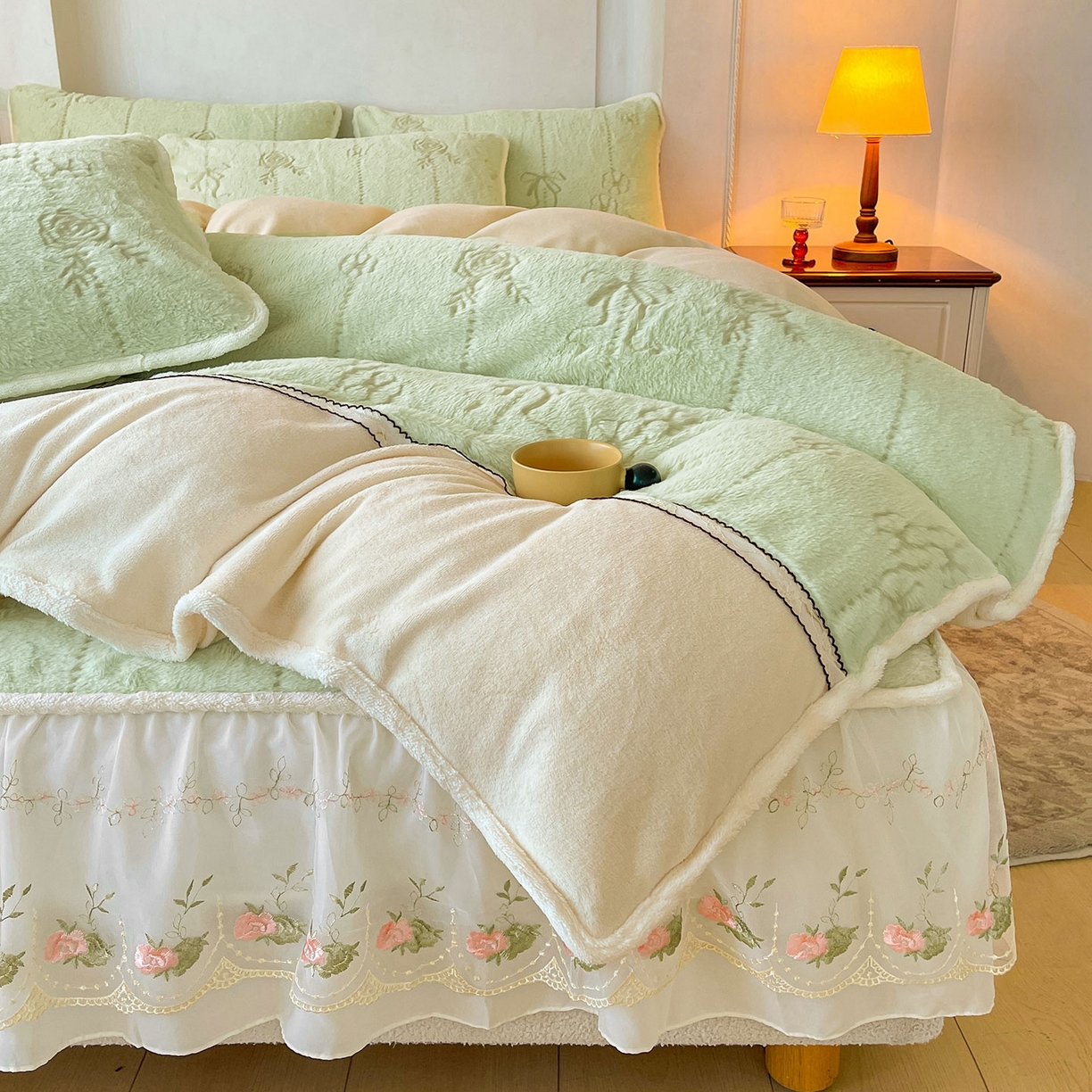 91家纺网 家纺一手货源 找家纺 眠势力 2025新款兔毛绒雕花被套冬季兔兔绒加绒保暖被罩 若溪-绒绿
