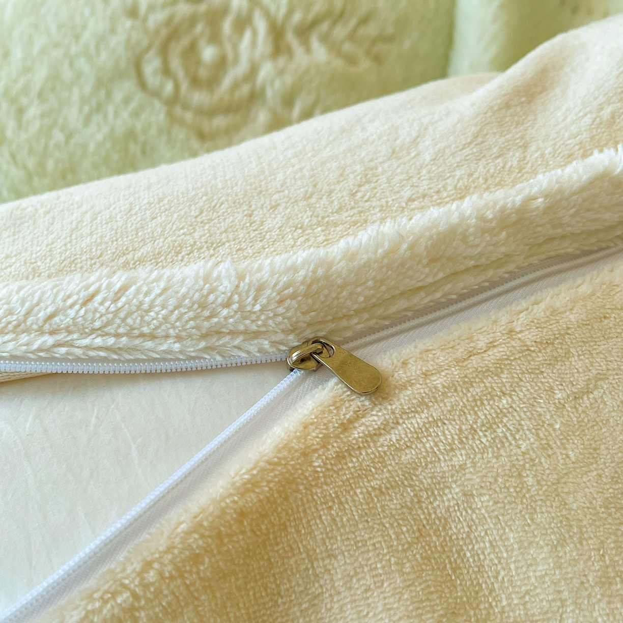 91家纺网 家纺一手货源 找家纺 眠势力 2025新款兔毛绒雕花被套冬季兔兔绒加绒保暖被罩 若溪-绒绿