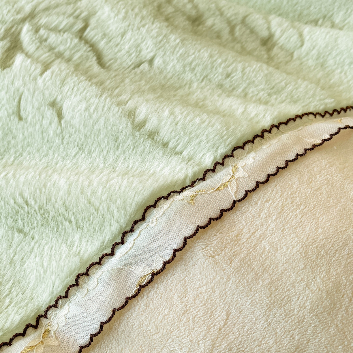 91家纺网 家纺一手货源 找家纺 眠势力 2025新款兔毛绒雕花被套冬季兔兔绒加绒保暖被罩 若溪-绒绿