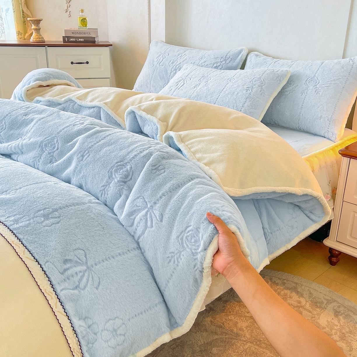 91家纺网 家纺一手货源 找家纺 眠势力 2025新款兔毛绒雕花被套冬季兔兔绒加绒保暖被罩 若溪-霜兰