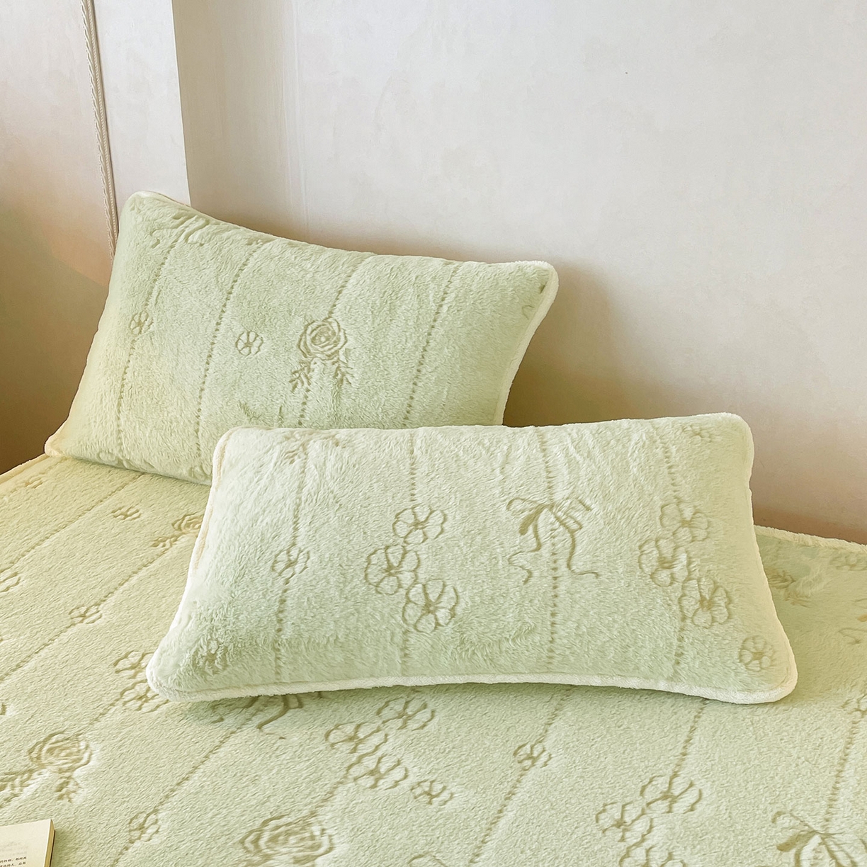 91家纺网 家纺一手货源 找家纺 （总）眠势力 2025新款兔毛绒雕花枕套冬季兔兔绒加绒枕头套-拉链款