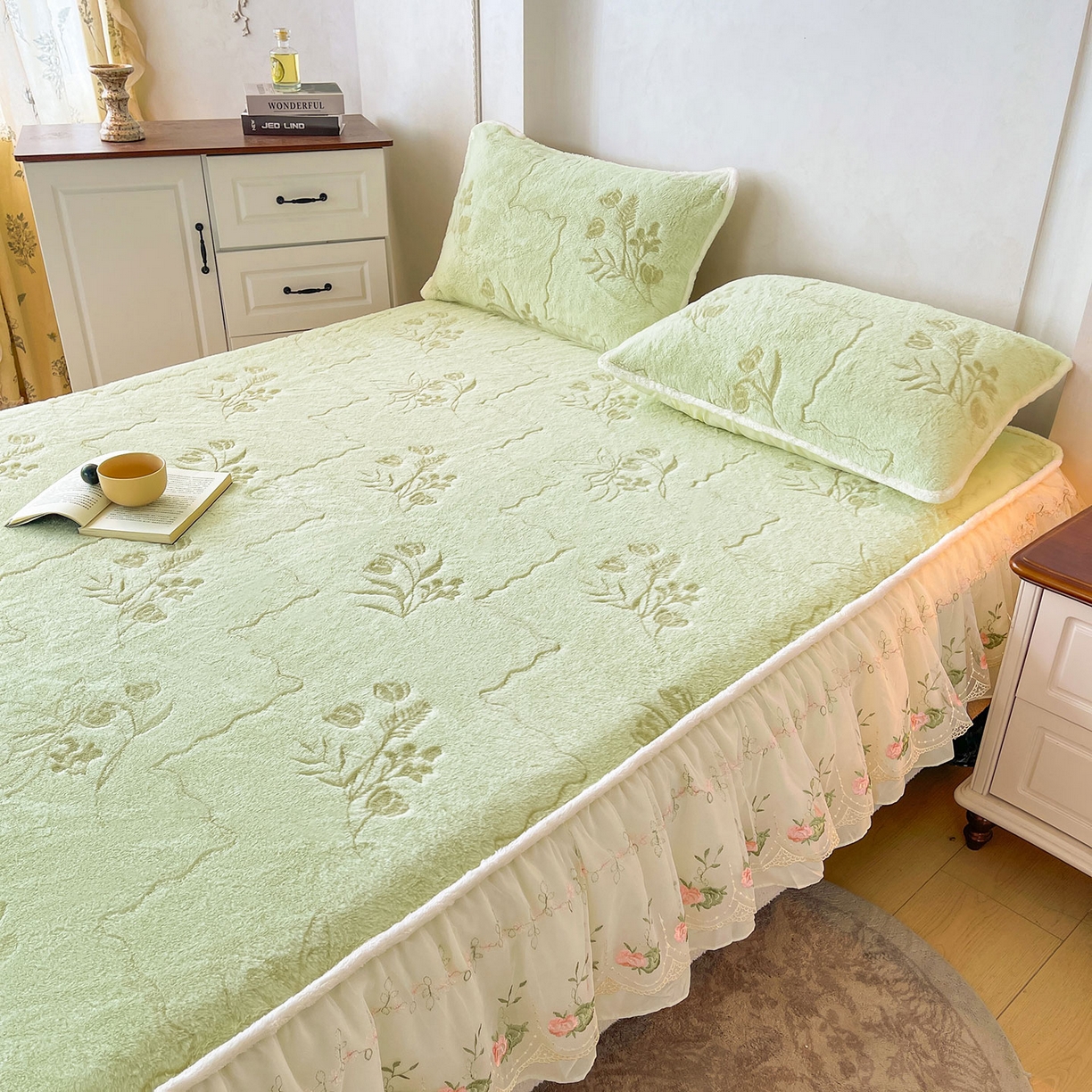 91家纺网 家纺一手货源 找家纺 眠势力 2025新款兔毛绒雕花枕套冬季兔兔绒加绒枕头套-拉链款 繁花-绒绿