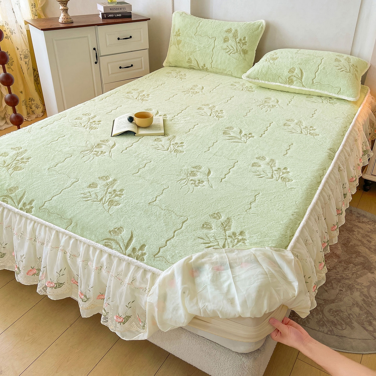 91家纺网 家纺一手货源 找家纺 眠势力 2025新款兔毛绒雕花枕套冬季兔兔绒加绒枕头套-拉链款 繁花-绒绿