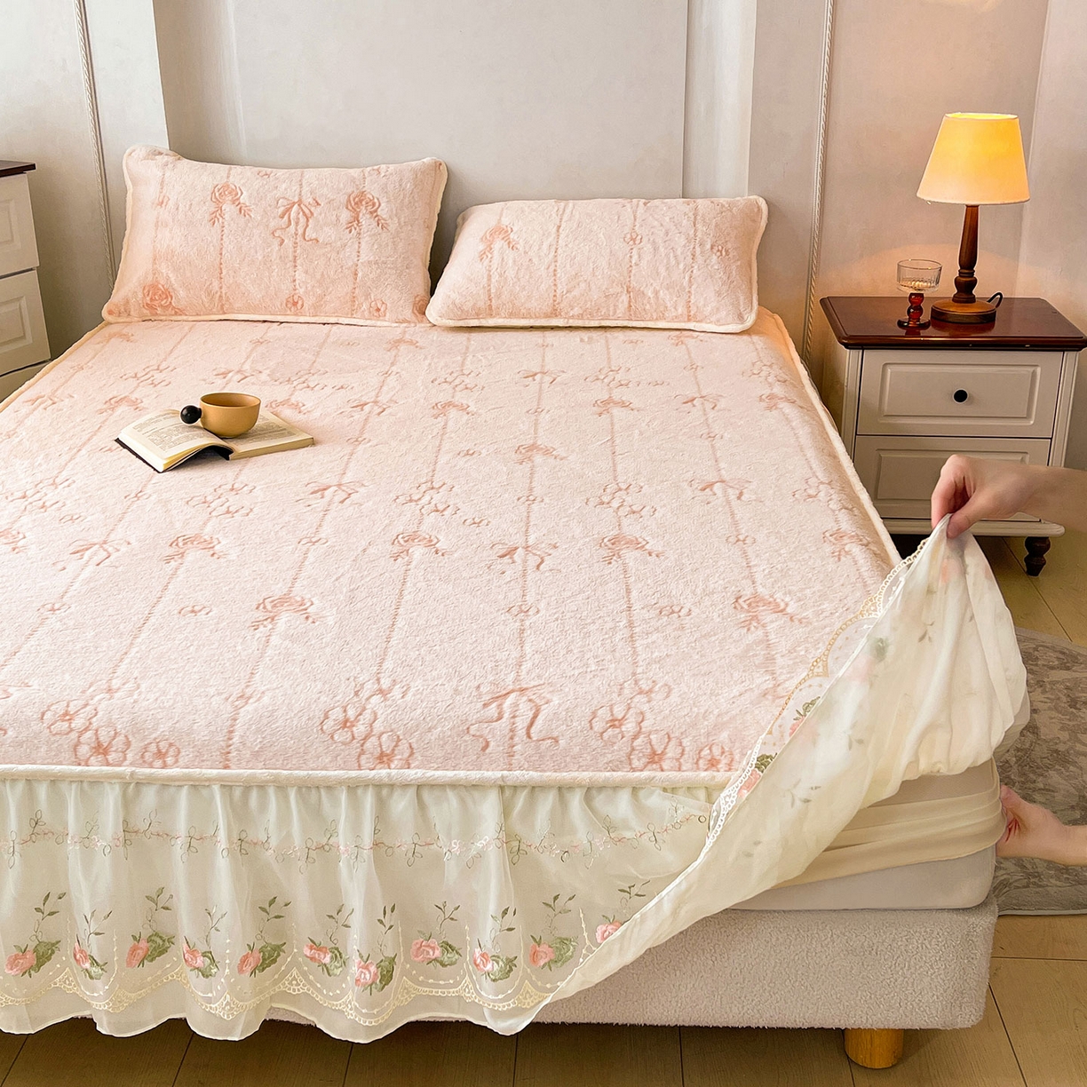 91家纺网 家纺一手货源 找家纺 眠势力 2025新款兔毛绒雕花枕套冬季兔兔绒加绒枕头套-拉链款 若溪-沁粉