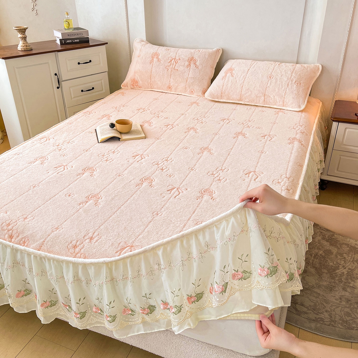 91家纺网 家纺一手货源 找家纺 眠势力 2025新款兔毛绒雕花枕套冬季兔兔绒加绒枕头套-拉链款 若溪-沁粉