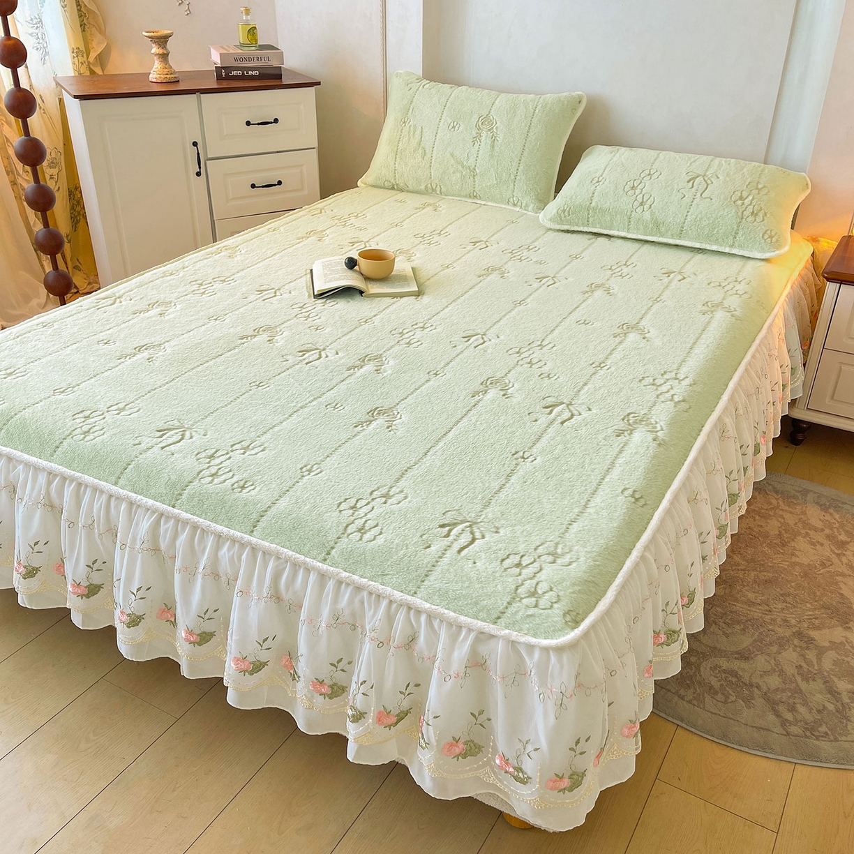 91家纺网 家纺一手货源 找家纺 眠势力 2025新款兔毛绒雕花枕套冬季兔兔绒加绒枕头套-拉链款 若溪-绒绿