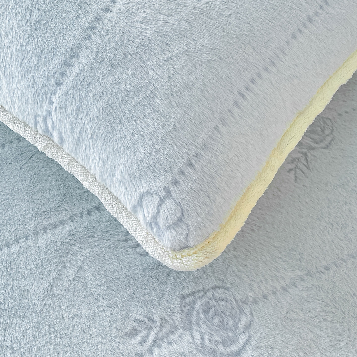 91家纺网 家纺一手货源 找家纺 眠势力 2025新款兔毛绒雕花枕套冬季兔兔绒加绒枕头套-拉链款 若溪-霜兰