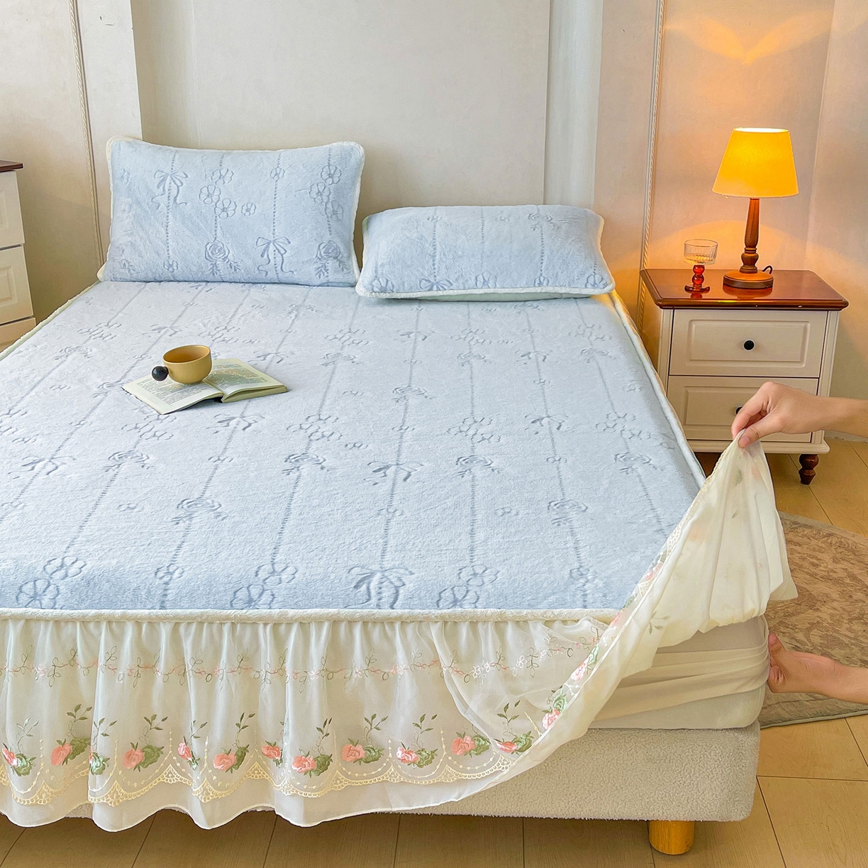 91家纺网 家纺一手货源 找家纺 眠势力 2025新款兔毛绒雕花枕套冬季兔兔绒加绒枕头套-拉链款 若溪-霜兰