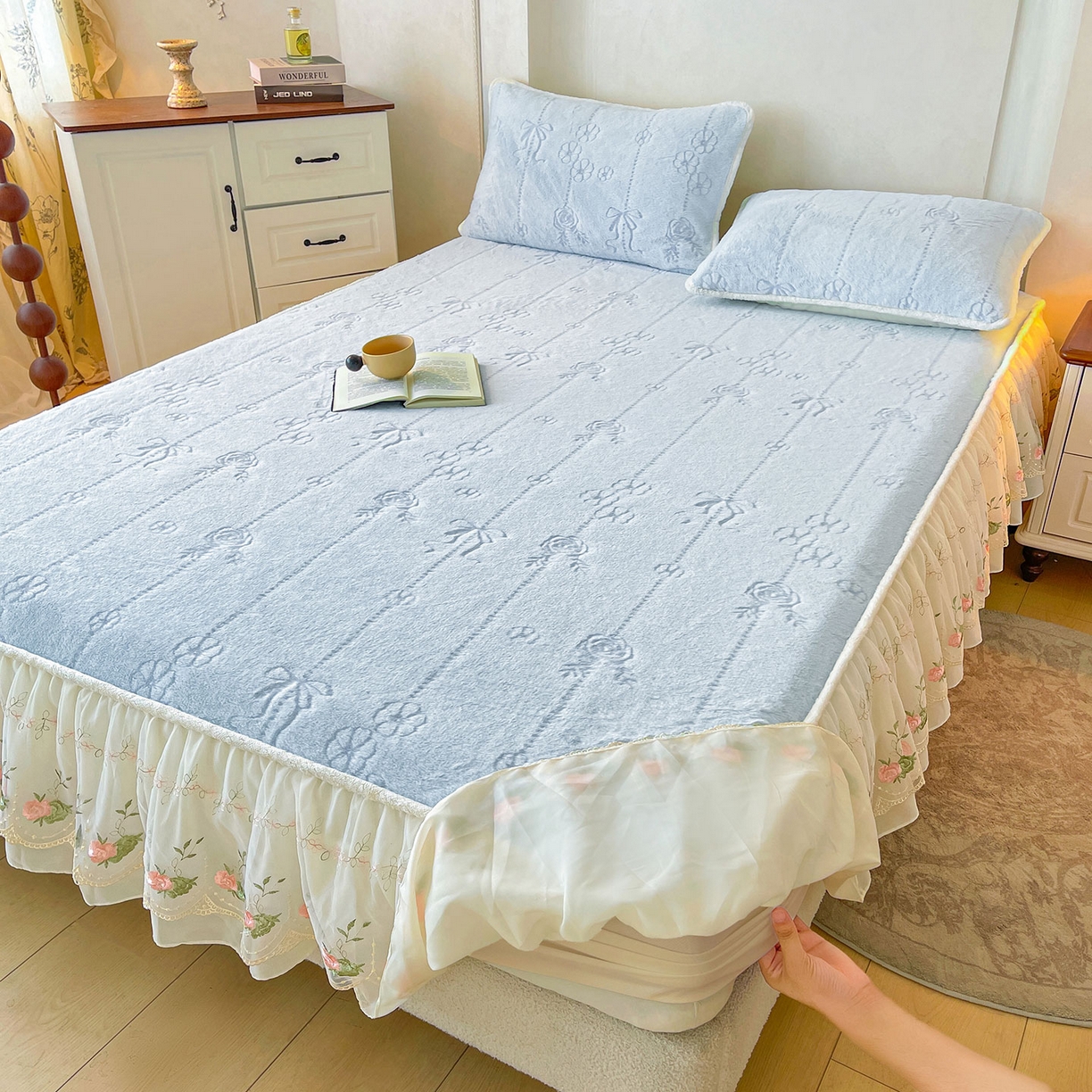 91家纺网 家纺一手货源 找家纺 眠势力 2025新款兔毛绒雕花枕套冬季兔兔绒加绒枕头套-拉链款 若溪-霜兰