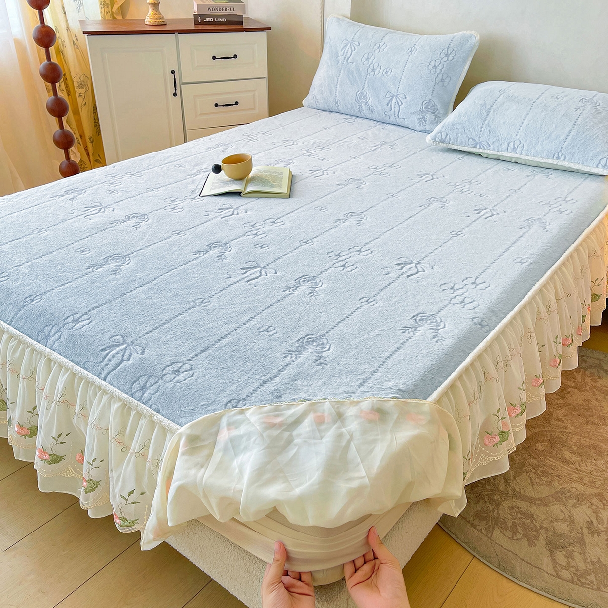 91家纺网 家纺一手货源 找家纺 眠势力 2025新款兔毛绒雕花枕套冬季兔兔绒加绒枕头套-拉链款 若溪-霜兰