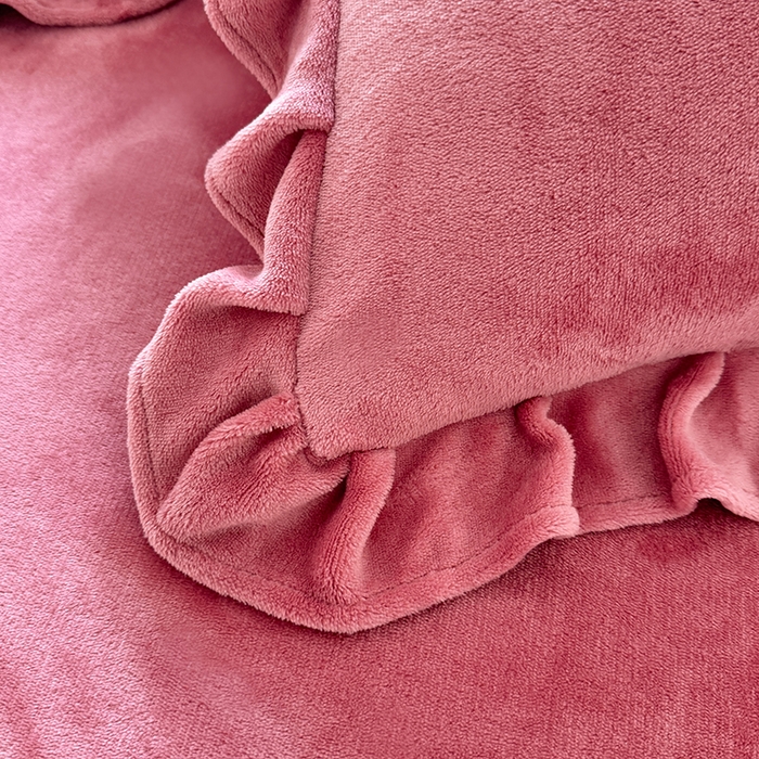 91家纺网 家纺一手货源 找家纺 （总）优家居 2025秋冬高克重牛奶绒床裙款四件套纯色蕾丝边花边刺绣法式公主风床裙款被套