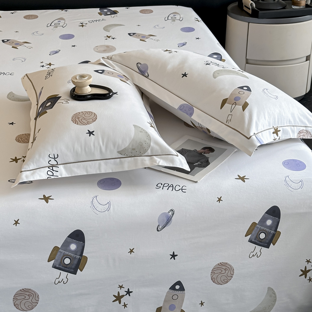 91家纺网 家纺一手货源 找家纺 大柏树 2025新款亲肤舒适全棉纯棉磨单床单 床单单件 遨游太空