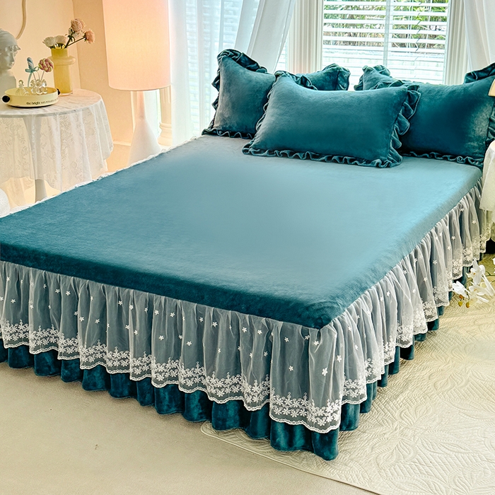 91家纺网 家纺一手货源 找家纺 优家居 2025秋冬高克重牛奶绒床裙纯色蕾丝边花边刺绣法式公主风床罩床盖 灰湖绿