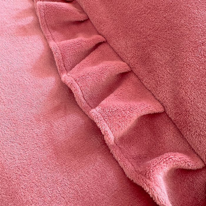 91家纺网 家纺一手货源 找家纺 优家居 2025秋冬高克重牛奶绒床裙纯色蕾丝边花边刺绣法式公主风床罩床盖 浅豆沙