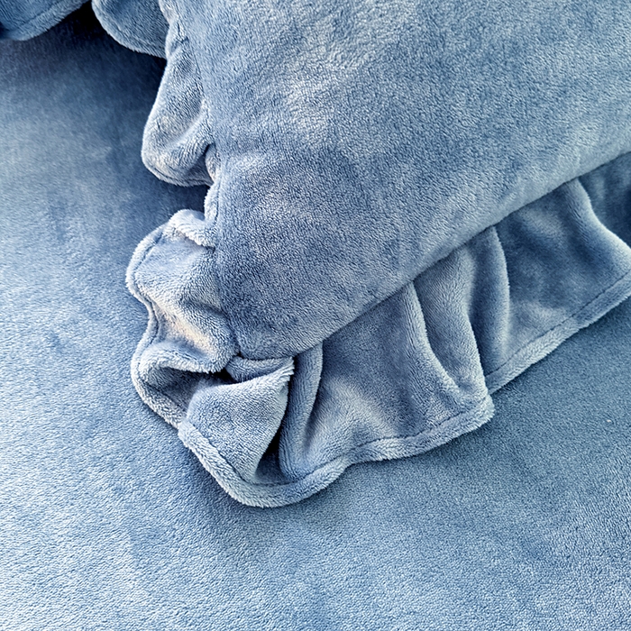 91家纺网 家纺一手货源 找家纺 优家居 2025秋冬高克重牛奶绒床裙纯色蕾丝边花边刺绣法式公主风床罩床盖 繁星蓝