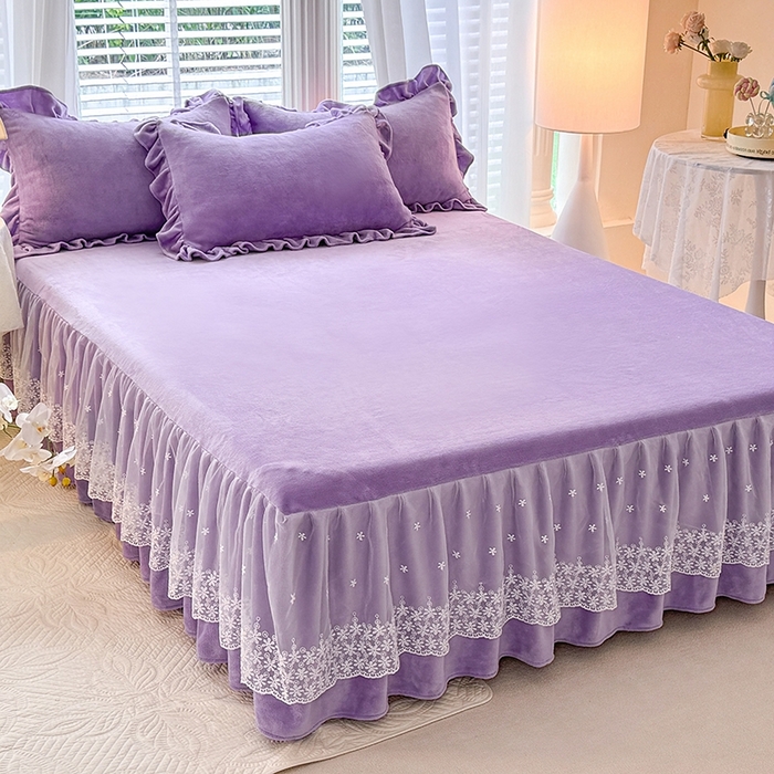 91家纺网 家纺一手货源 找家纺 优家居 2025秋冬高克重牛奶绒床裙纯色蕾丝边花边刺绣法式公主风床罩床盖 香芋紫