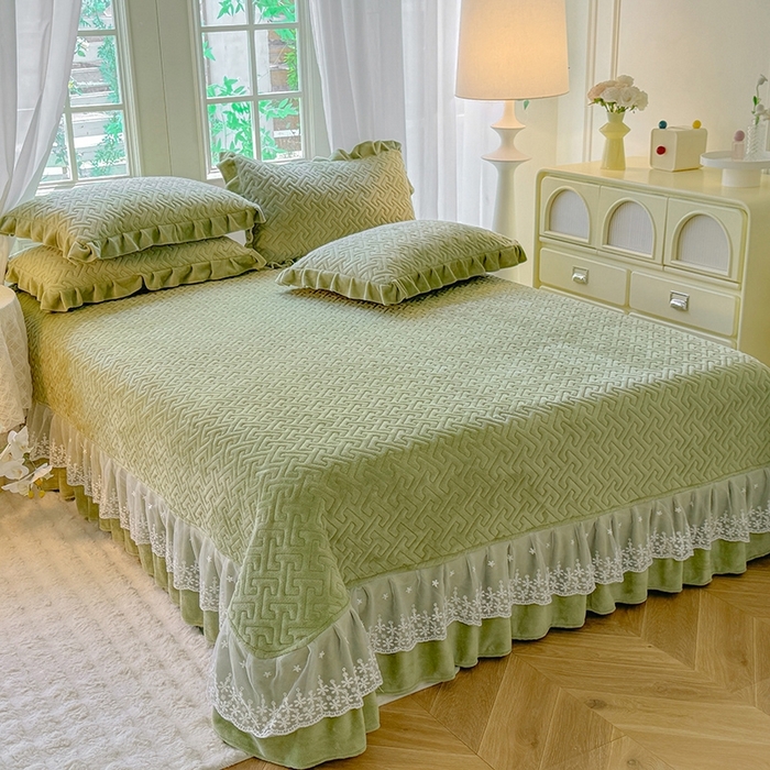 91家纺网 家纺一手货源 找家纺 （总）优家居 2025秋冬高克重牛奶绒夹棉床盖四件套纯色蕾丝边花边刺绣法式公主风床裙款被套床罩夹棉床裙