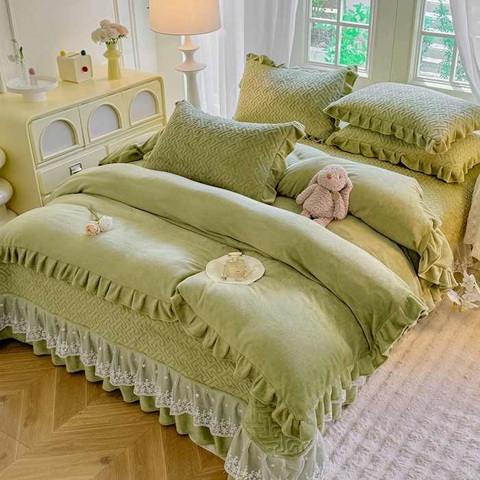 91家纺网 家纺一手货源 找家纺 （总）优家居 2025秋冬高克重牛奶绒夹棉床盖四件套纯色蕾丝边花边刺绣法式公主风床裙款被套床罩夹棉床裙