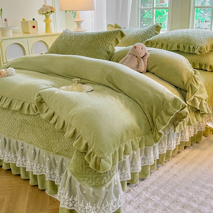 91家纺网 家纺一手货源 找家纺 （总）优家居 2025秋冬高克重牛奶绒夹棉床盖四件套纯色蕾丝边花边刺绣法式公主风床裙款被套床罩夹棉床裙