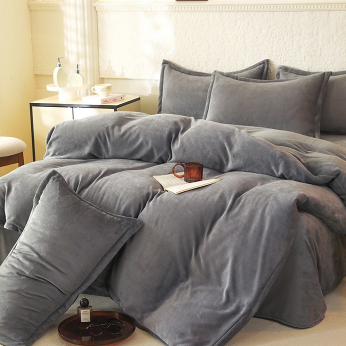 91家纺网 家纺一手货源 找家纺 （总）优家居 2025秋冬高克重牛奶绒四件套纯色简约日式风床单款被套