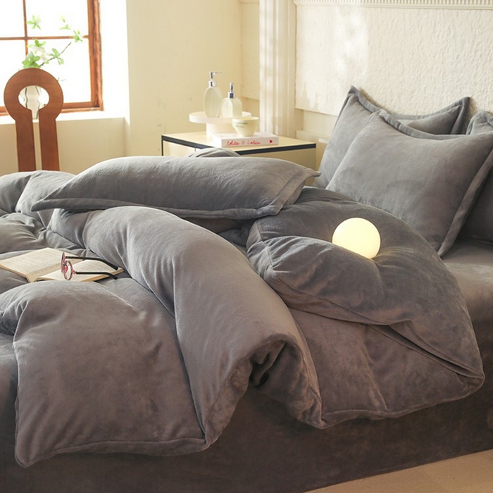 91家纺网 家纺一手货源 找家纺 （总）优家居 2025秋冬高克重牛奶绒四件套纯色简约日式风床单款被套