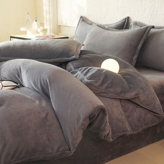 91家纺网 家纺一手货源 找家纺 （总）优家居 2025秋冬高克重牛奶绒四件套纯色简约日式风床单款被套