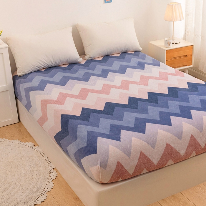 91家纺网 家纺一手货源 找家纺 金盛纺 2025新款高克重牛奶绒印花系列单床笠(可定制) 梦境（粉）