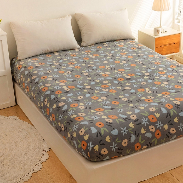 91家纺网 家纺一手货源 找家纺 金盛纺 2025新款高克重牛奶绒印花系列单床笠(可定制) 繁花（灰）