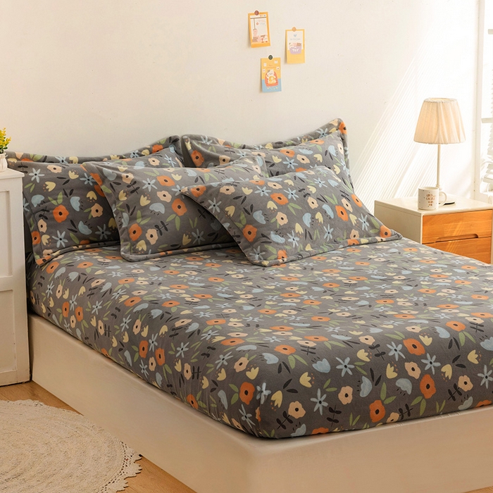 91家纺网 家纺一手货源 找家纺 金盛纺 2025新款高克重牛奶绒印花系列单床笠(可定制) 繁花（灰）