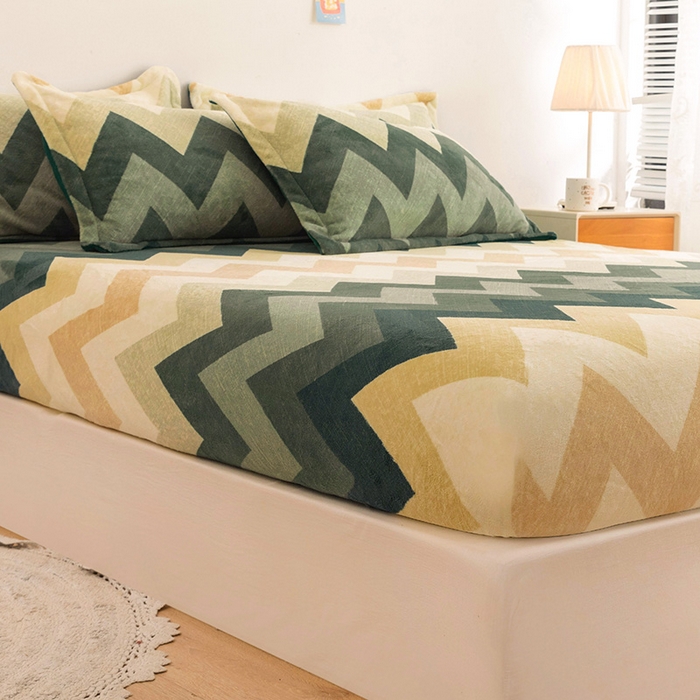 91家纺网 家纺一手货源 找家纺 金盛纺 2025新款高克重牛奶绒印花系列单床笠(可定制) 梦境（绿）