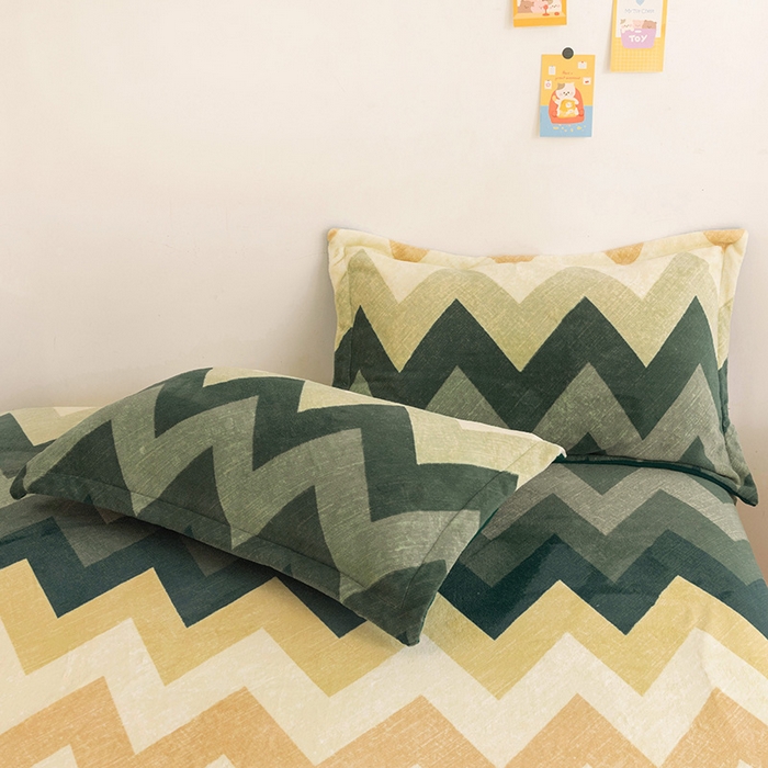 91家纺网 家纺一手货源 找家纺 金盛纺 2025新款高克重牛奶绒印花系列单床笠(可定制) 梦境（绿）