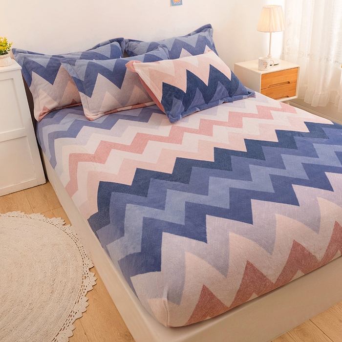 91家纺网 家纺一手货源 找家纺 金盛纺 2025新款高克重牛奶绒印花系列单床笠(可定制) 梦境（粉）