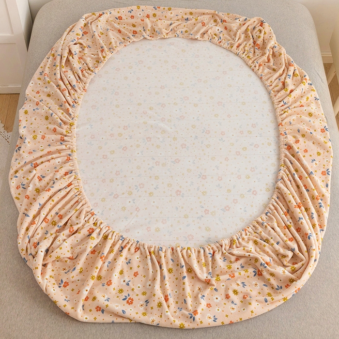 91家纺网 家纺一手货源 找家纺 金盛纺 2025新款高克重牛奶绒印花系列单床笠(可定制) 亦欢（粉）