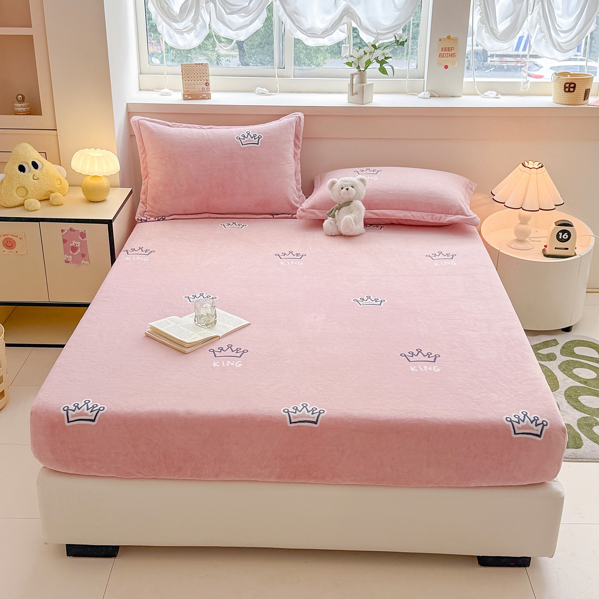 91家纺网 家纺一手货源 找家纺 （总）金盛纺 2025新款高克重牛奶绒印花系列单床笠(可定制)