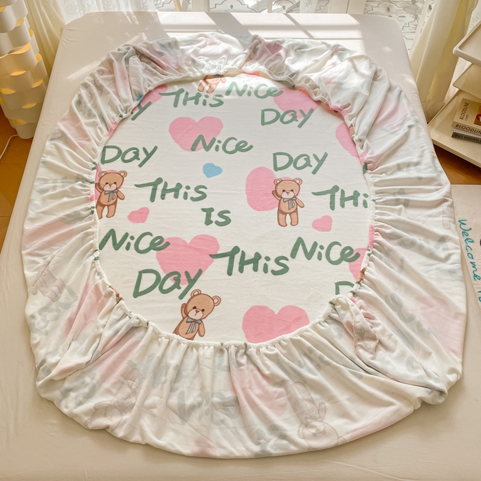 91家纺网 家纺一手货源 找家纺 金盛纺 2025新款高克重牛奶绒印花系列单床笠(可定制) 粉红桃心