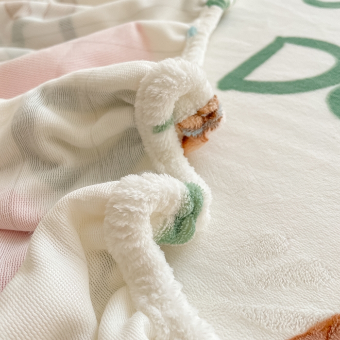 91家纺网 家纺一手货源 找家纺 金盛纺 2025新款高克重牛奶绒印花系列单床笠(可定制) 粉红桃心