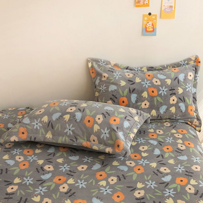 91家纺网 家纺一手货源 找家纺 金盛纺 2025新款高克重牛奶绒印花系列单床笠(可定制) 繁花（灰）