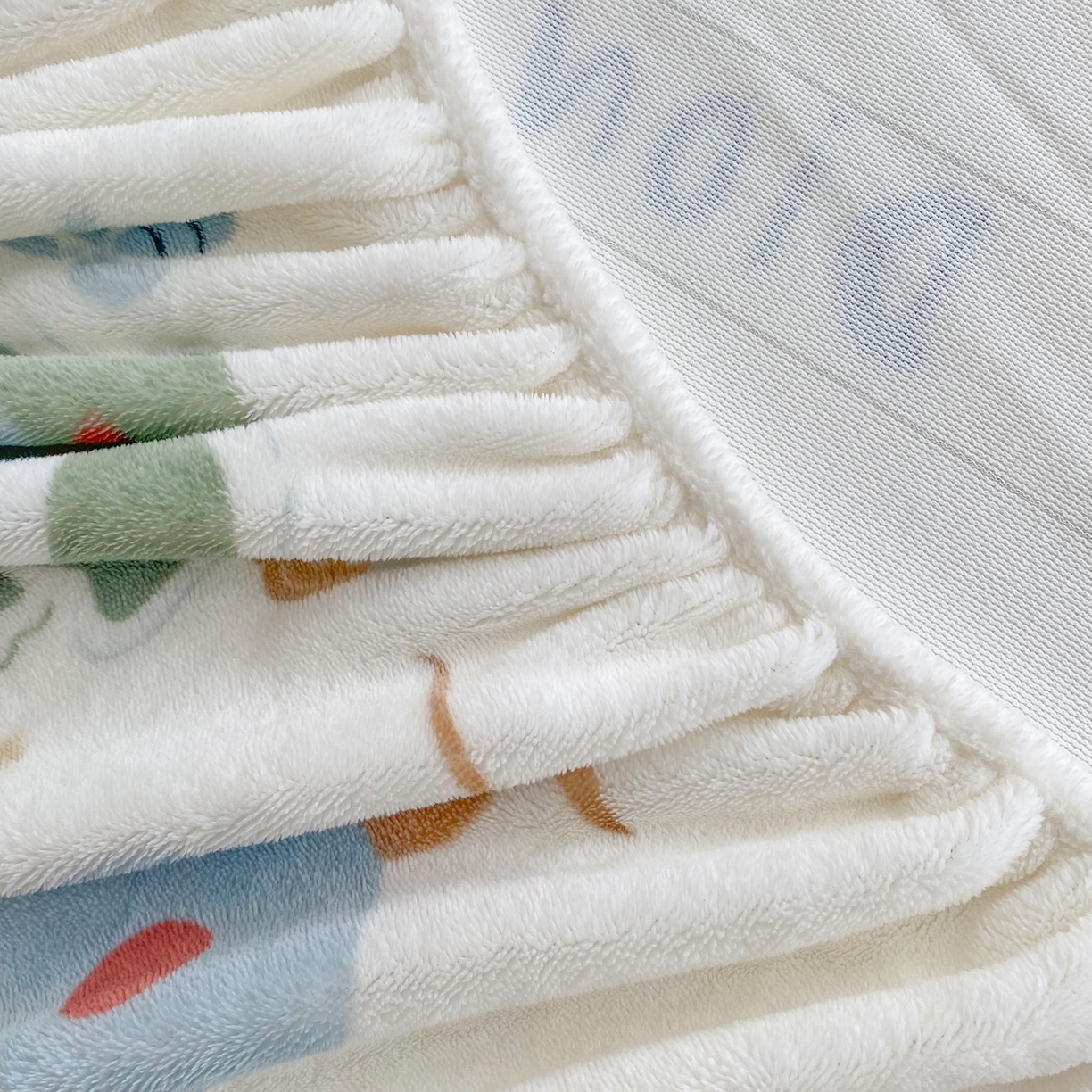 91家纺网 家纺一手货源 找家纺 （总）金盛纺 2025新款高克重牛奶绒印花系列单床笠(可定制)